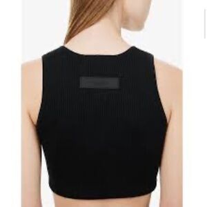 Essentials Ribbed Knit Cropped Black Sport Tank Top Black Size M